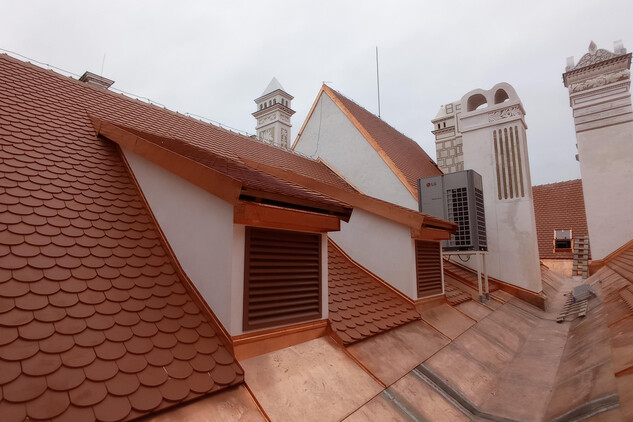 Obnovené střechy a komíny na Litomyšli